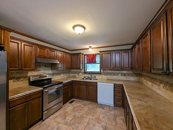 2nd image of 2444 Goff Dr