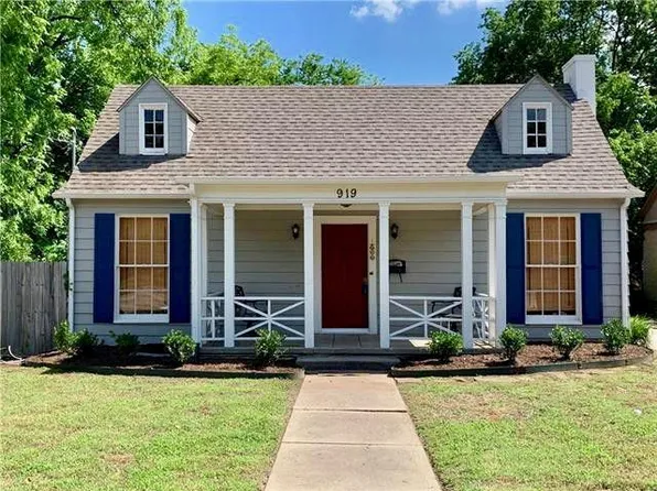 919 W Hickory St, Denton, TX 76201