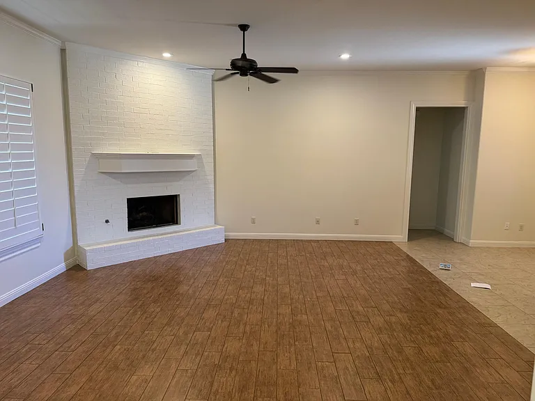 10309 Chicago Ave — Photo 6