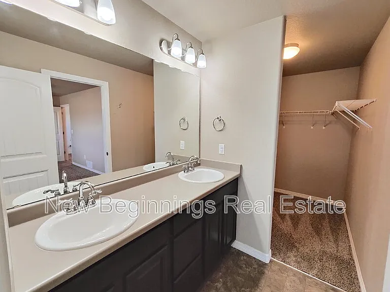 6134 Meadowbank Ln — Photo 16