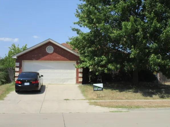 504 Dustin St, Saginaw, TX 76179