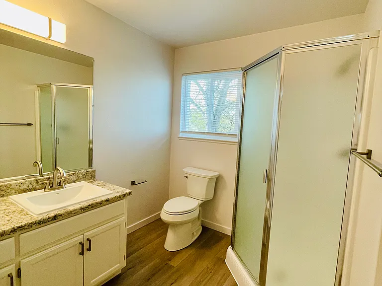 Studio - 420 SQ Ft