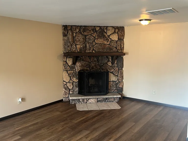 507 Coyne St #1 — Photo 1