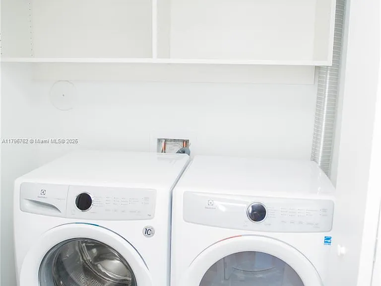16385 Biscayne Blvd #2615 — Photo 37