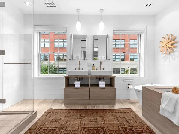 430 Hudson Street image 8 of 34