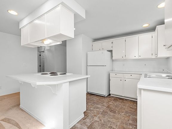 5th image of 6312 72nd St NE