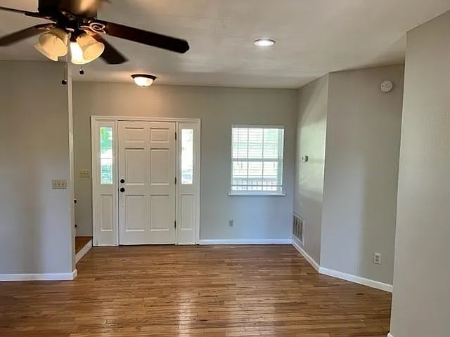 2717 Masterson Ln — Photo 2