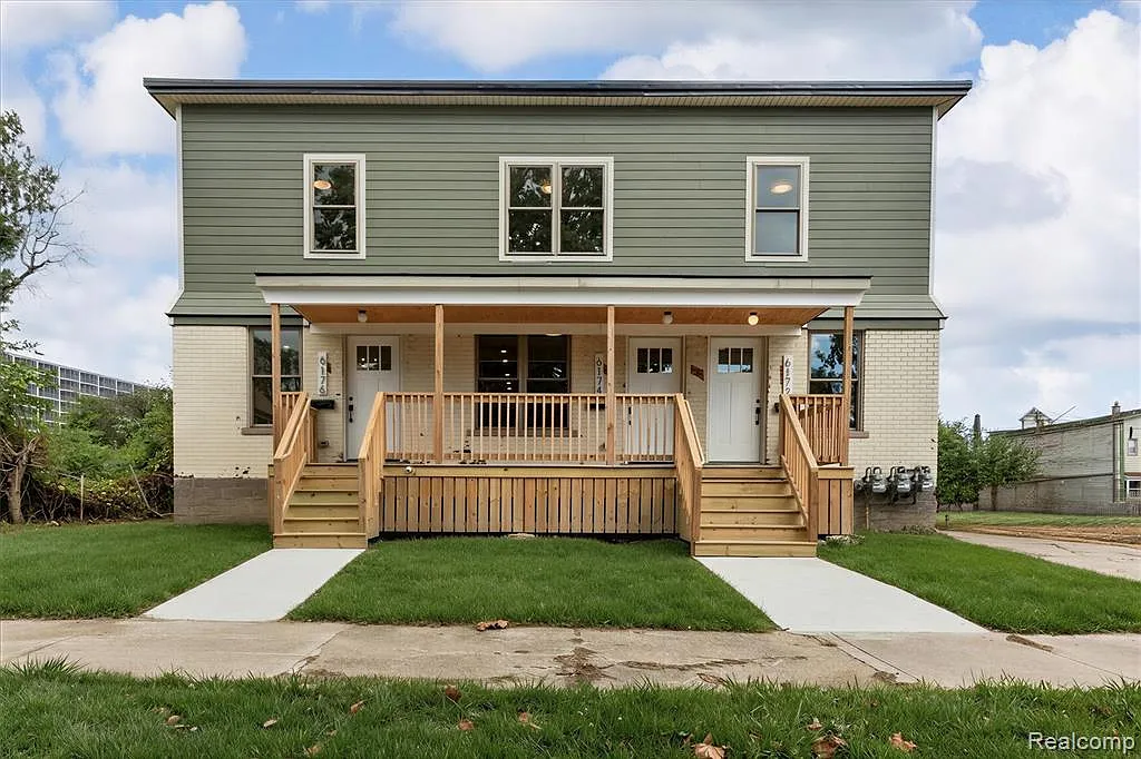 2 bed, 1.5 bath, 1068 sqft, $1,600 — Photo 2