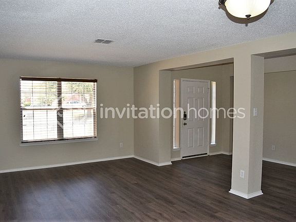 3rd image of 7511 Geneseo Ln