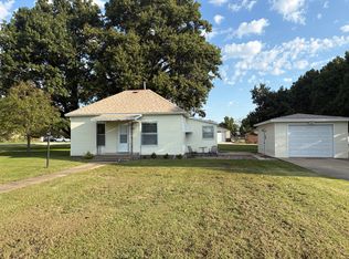 822 Franklin St, Burlington, KS 66839