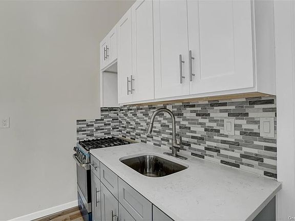 5th image of 246 Orchard Dr