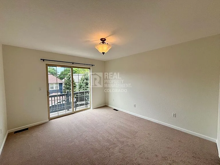 8260 E 29th Ave — Photo 8