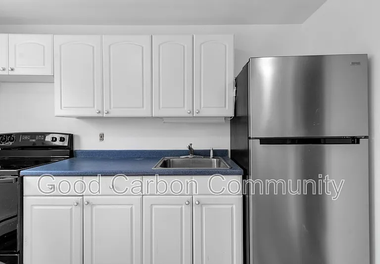 5752 Main St — Photo 4