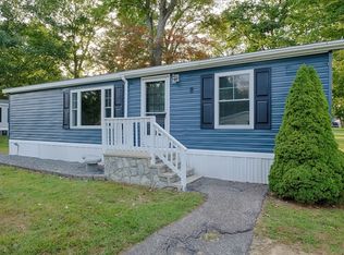 8 Holly Cir, North Hampton, NH 03862