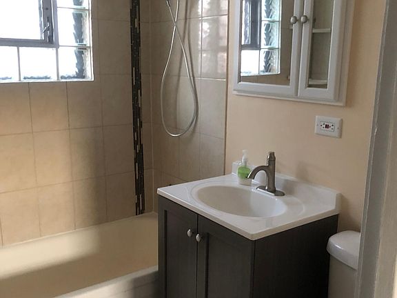 4th image of 6216 W Cornelia Ave #2