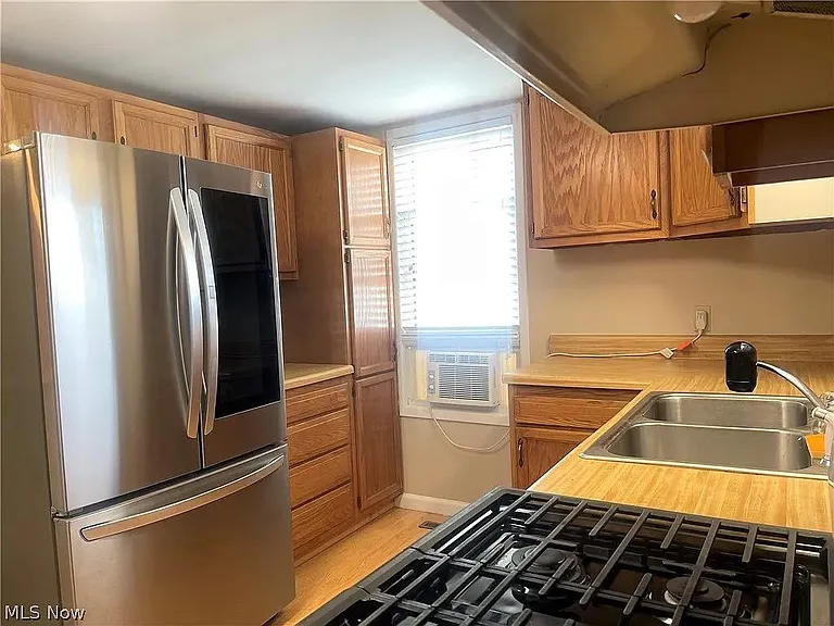 609 Poplar Ave — Photo 5