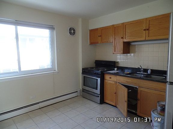 5th image of 4750 W Glenlake Ave #2E