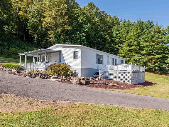 3rd image of 122 Alder Ln