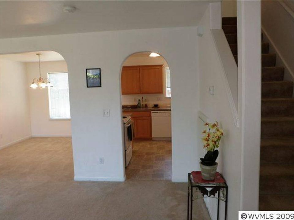 2nd image of 1790 SW Easy St