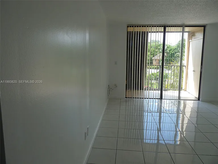 14611 N Kendall Dr #304L — Photo 11