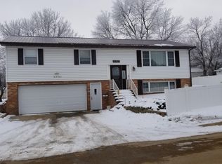207 5th Ave NW, Clark, SD 57225
