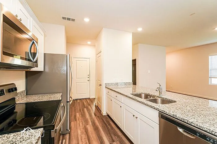 1744 Escondido Dr — Photo 3