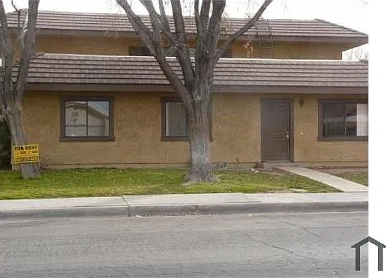 2 bed, 825 sqft, $1,620 — Photo 3