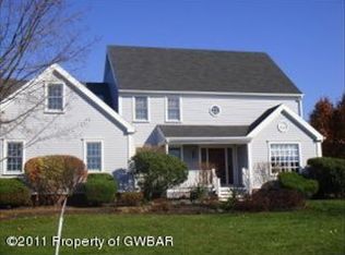 9 Breeze Way, Shavertown, PA 18708