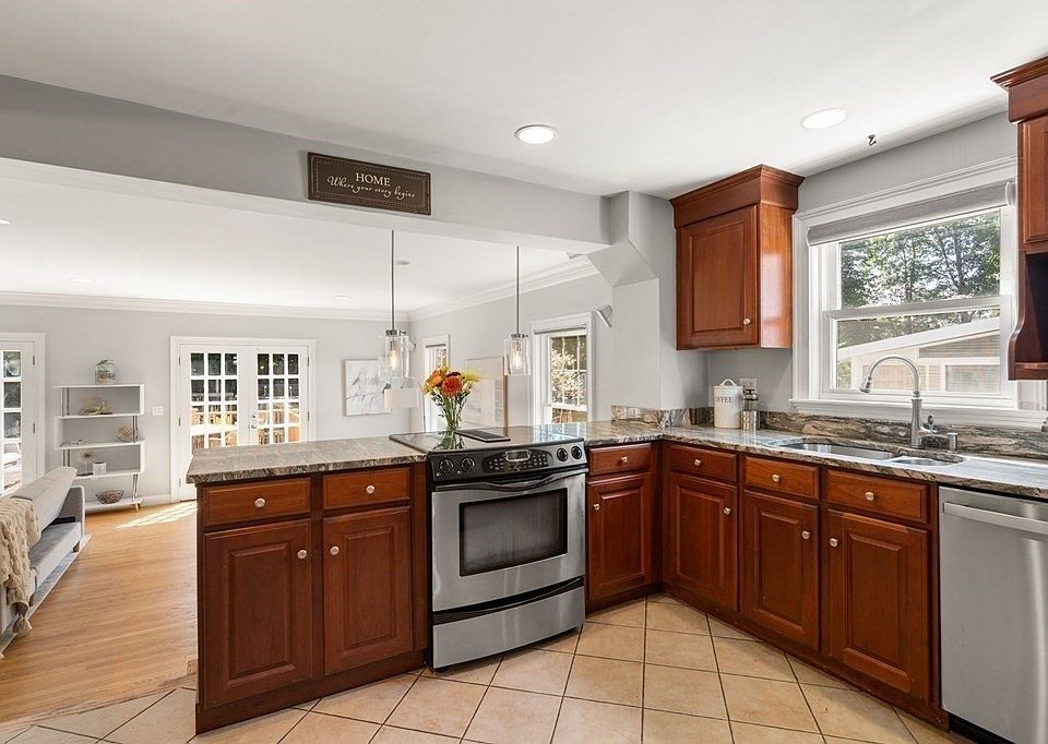 284 Cherry St, Newton, MA 02465 Zillow