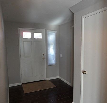 4th image of 487 Deerfield Ave