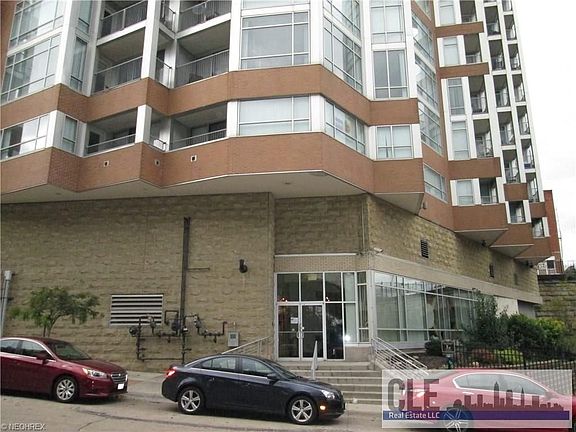 3rd image of 2222 Detroit Ave APT 616