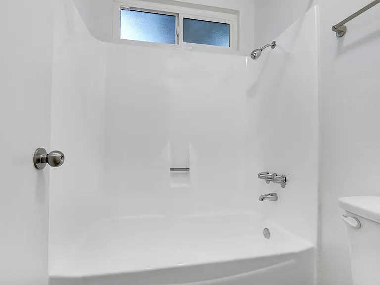 Country Club Apartments — Photo 54