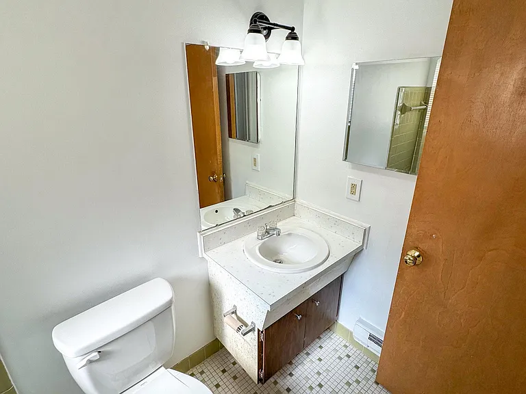 3440 Sashabaw Rd #7 — Photo 9