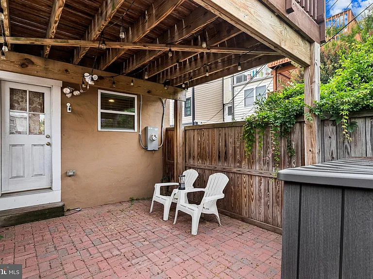 601 S Rose St — Photo 34