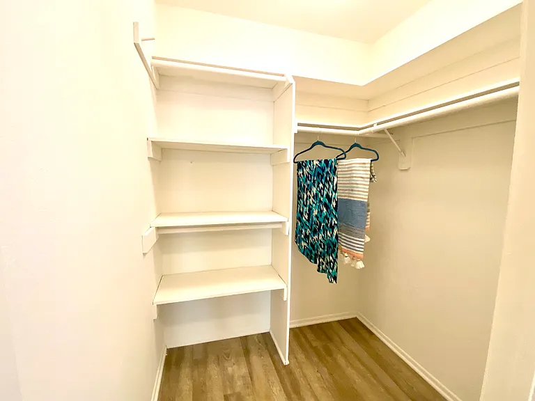 2400 Walnut Ave #7 — Photo 3