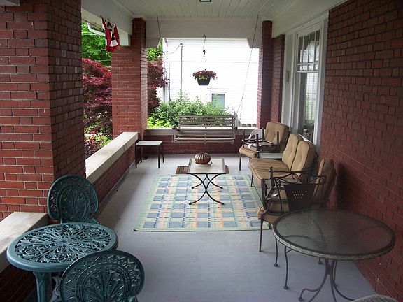 4th image of 337 W Walnut St