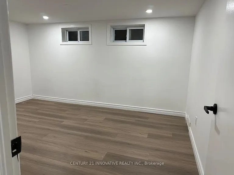 240 Parkview Hill Cres #BASEMENT — Photo 12