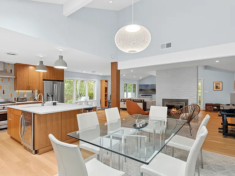 2723 Deerfield Rd — Photo 8