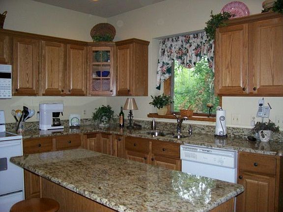 Warm, inviting Kitchen