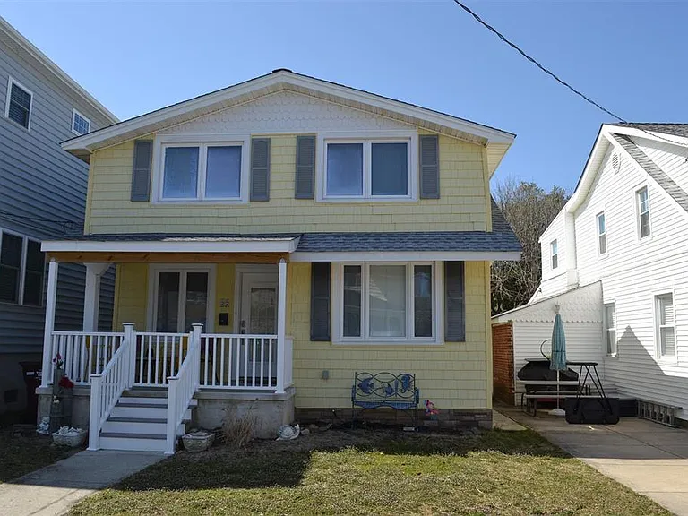 22 N Buffalo Ave — Photo 2