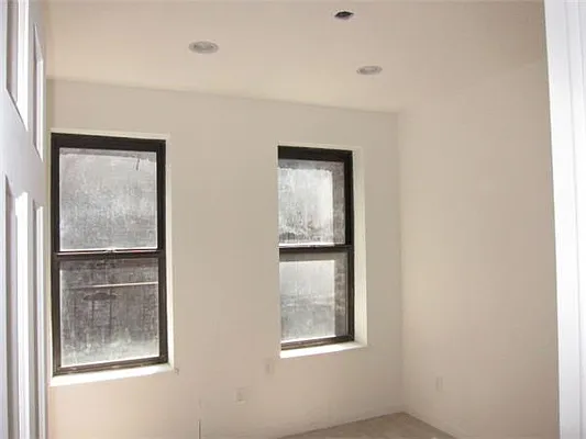 Rented by Kian Realty | media 12