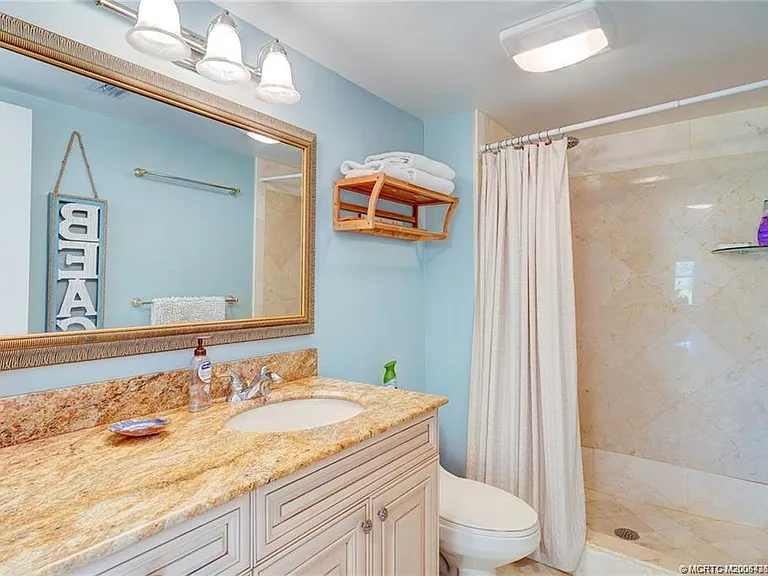1289 NE Ocean Blvd #6 — Photo 30
