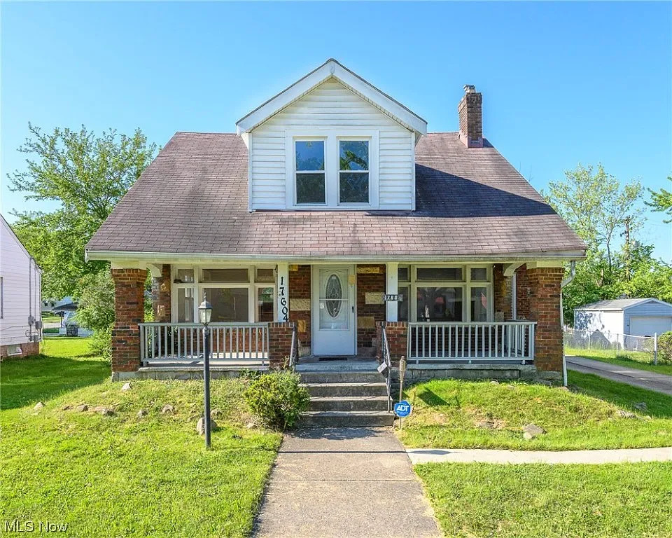 17604 Mapleboro Ave photo 1