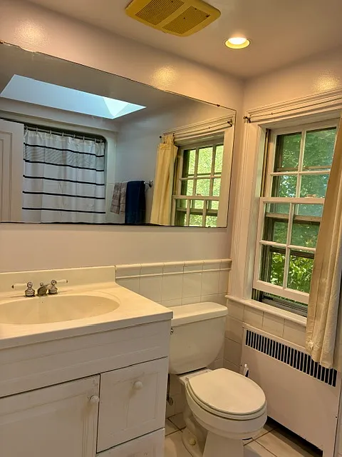 1 bed, 250 sqft, $1,000 — Photo 3