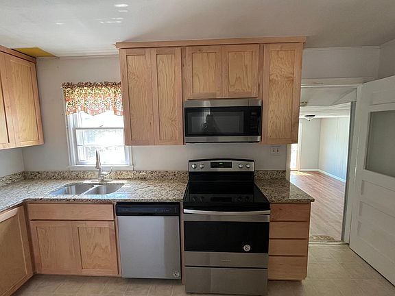 5th image of 2004 Thornburgh Dr