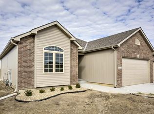 7400 NE 112th St, Kansas City, MO 64157