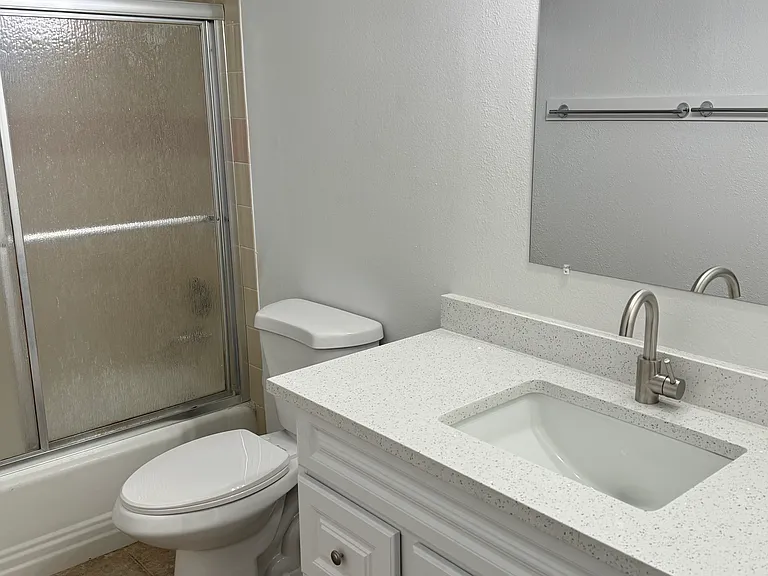 450 N Williams — Photo 11