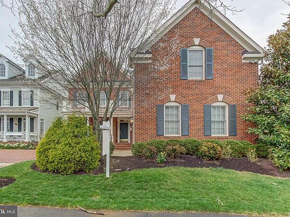 2nd image of 324 Oak Knoll Dr