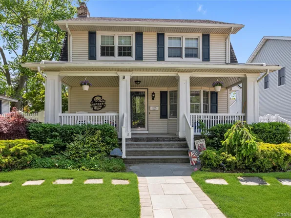 5 Lloyd Avenue, Lynbrook, NY 11563