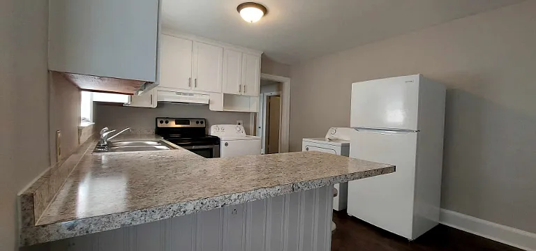 1105 Cedar Ln — Photo 9
